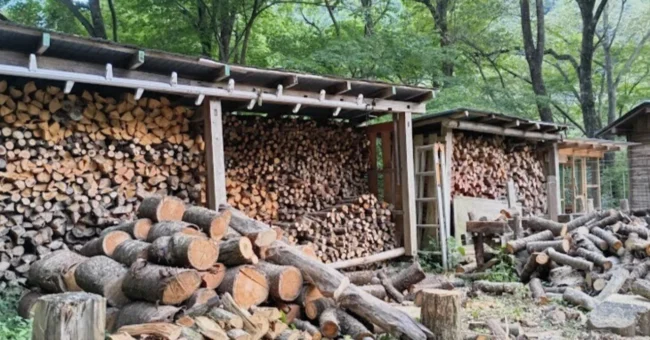 薪小屋